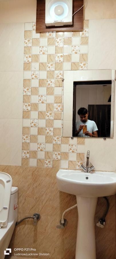 Hotel Kbs لاكناو المظهر الخارجي الصورة