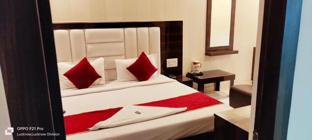 Hotel Kbs لاكناو المظهر الخارجي الصورة